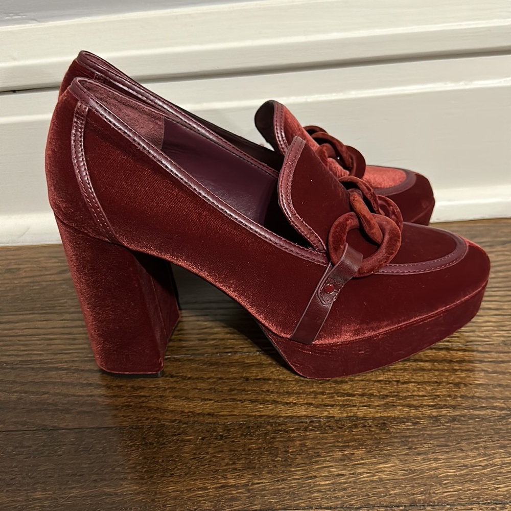Vince Camuto Gathie Chunky Platform Chain Detail Heeled Loafers Size 10M - Picture 6 of 10